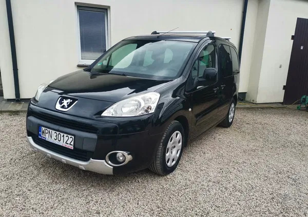 mazowieckie Peugeot Partner cena 23900 przebieg: 203940, rok produkcji 2010 z Giżycko